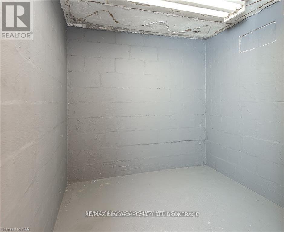 120 Elizabeth Street, Port Colborne (Killaly East), ON - Indoor