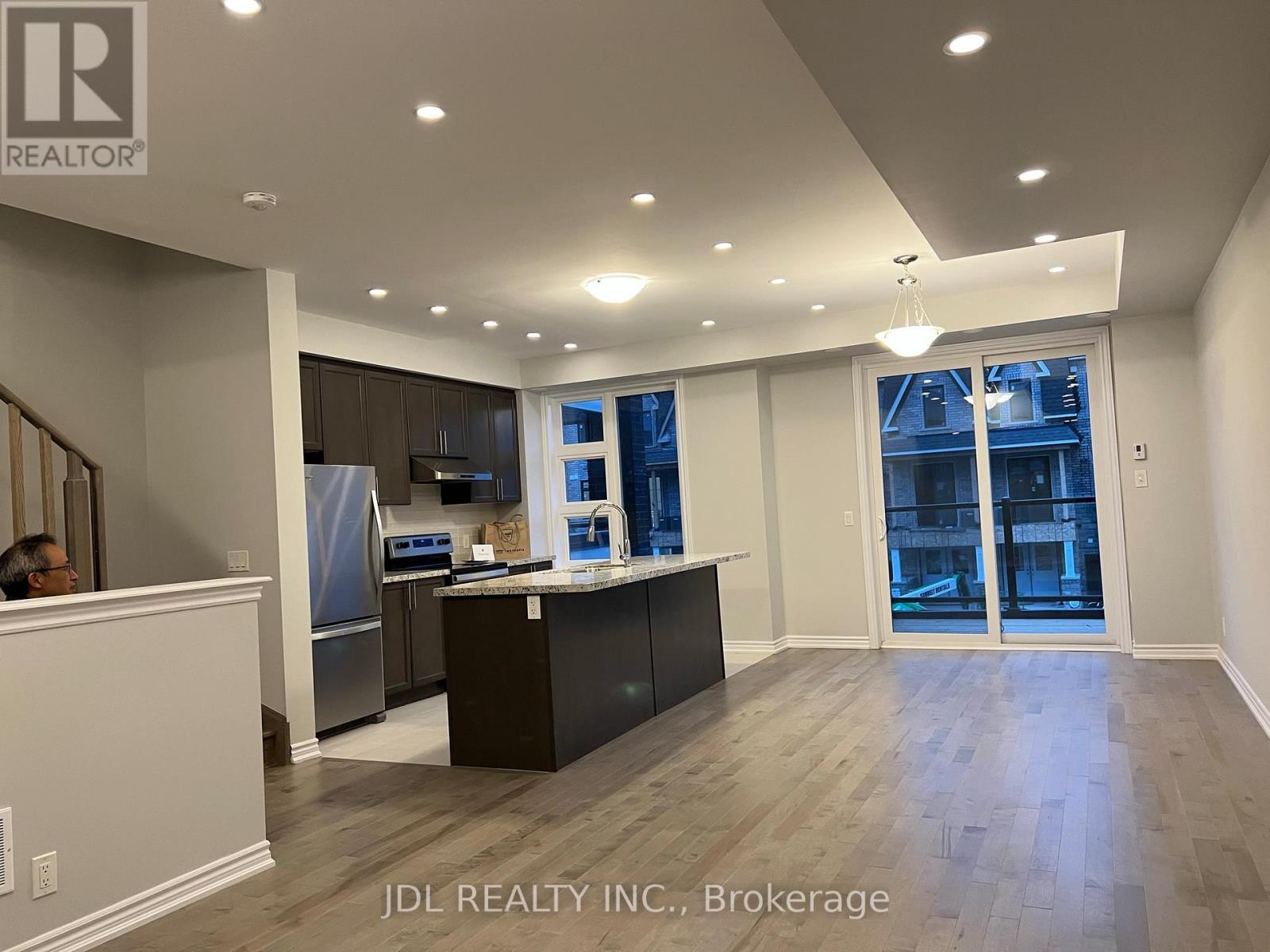 28 Gilbert Wright Avenue, Markham, ON - Indoor Photo Showing Kitchen