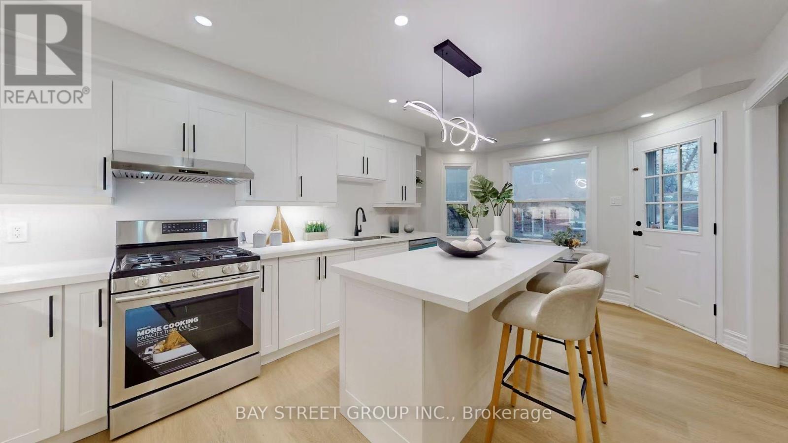 31 Cavalry Trail, Markham, ON - Indoor Photo Showing Kitchen