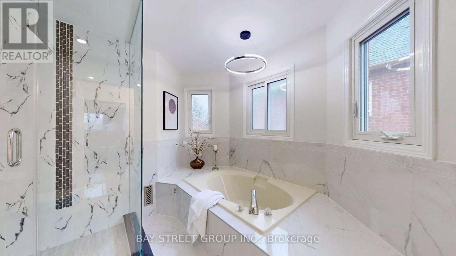 31 Cavalry Trail, Markham, ON - Indoor Photo Showing Bathroom
