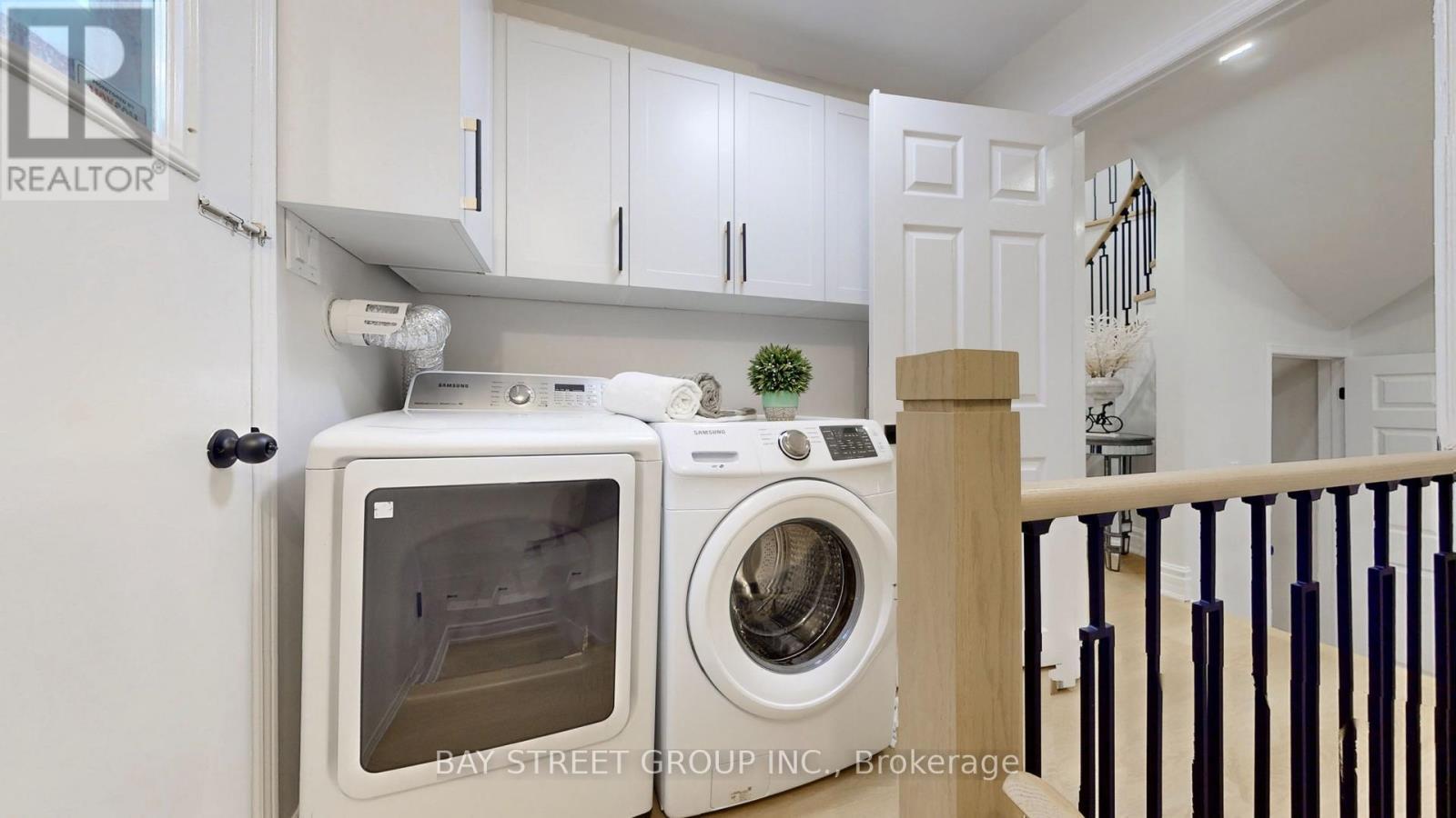 31 Cavalry Trail, Markham, ON - Indoor Photo Showing Laundry Room
