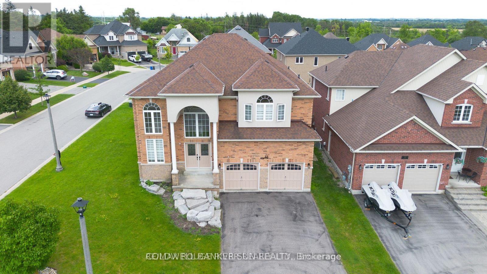 33 Ellis Crescent, Kawartha Lakes, ON - Outdoor With Facade