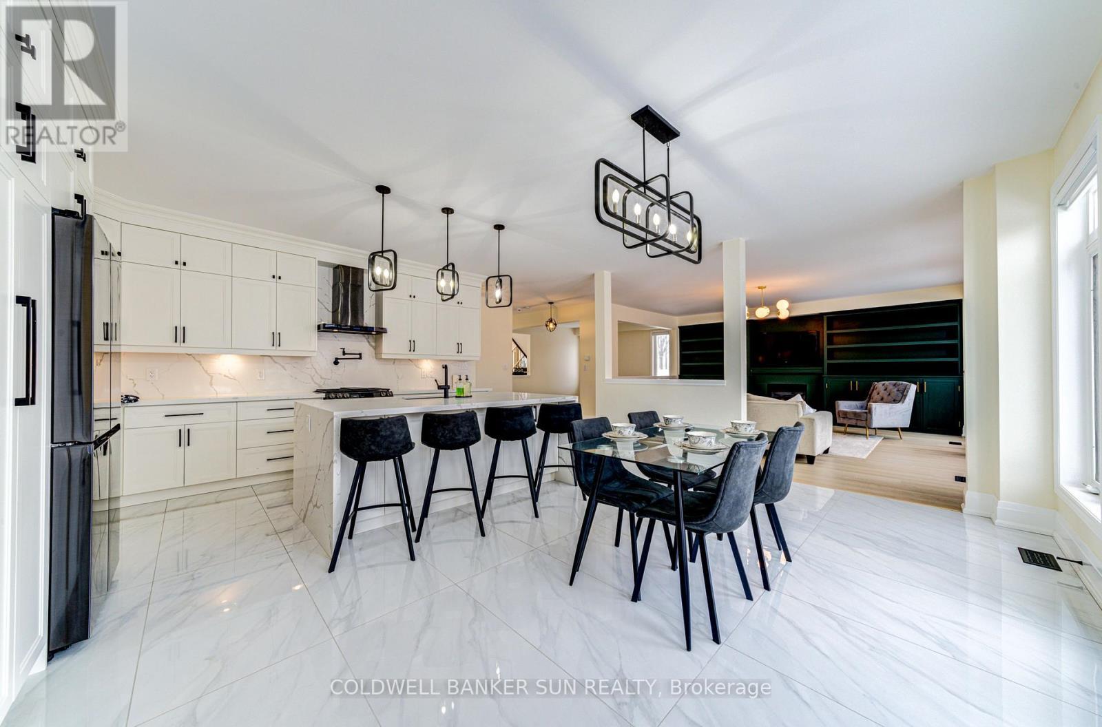 33 Ellis Crescent, Kawartha Lakes, ON - Indoor