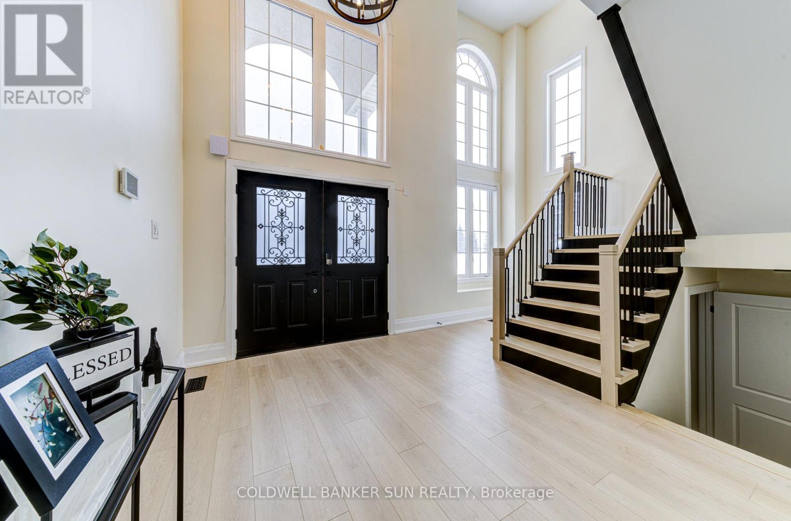 33 Ellis Crescent, Kawartha Lakes, ON - Indoor Photo Showing Other Room