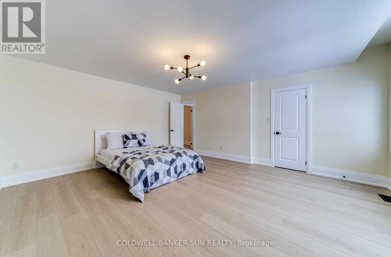 33 Ellis Crescent, Kawartha Lakes, ON - Indoor Photo Showing Bedroom