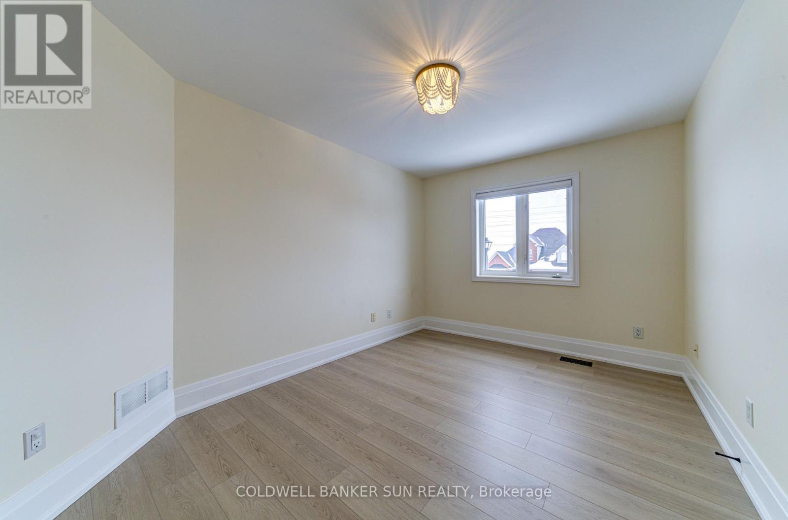 33 Ellis Crescent, Kawartha Lakes, ON - Indoor Photo Showing Other Room