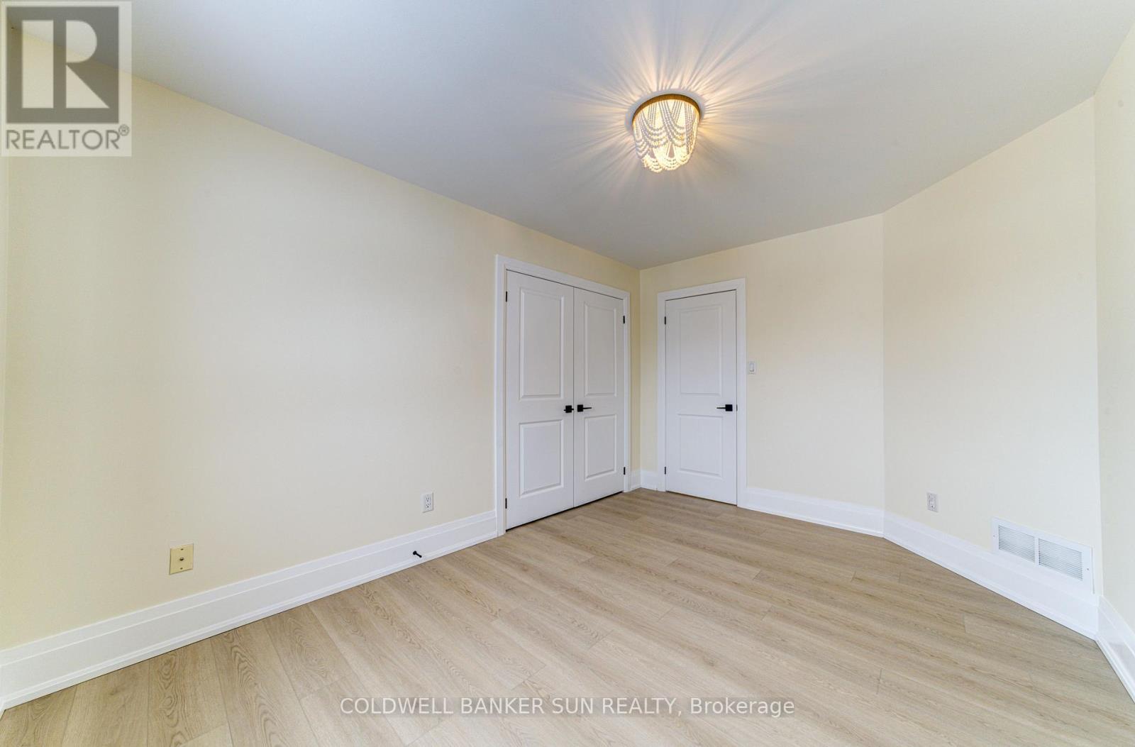 33 Ellis Crescent, Kawartha Lakes, ON - Indoor Photo Showing Other Room