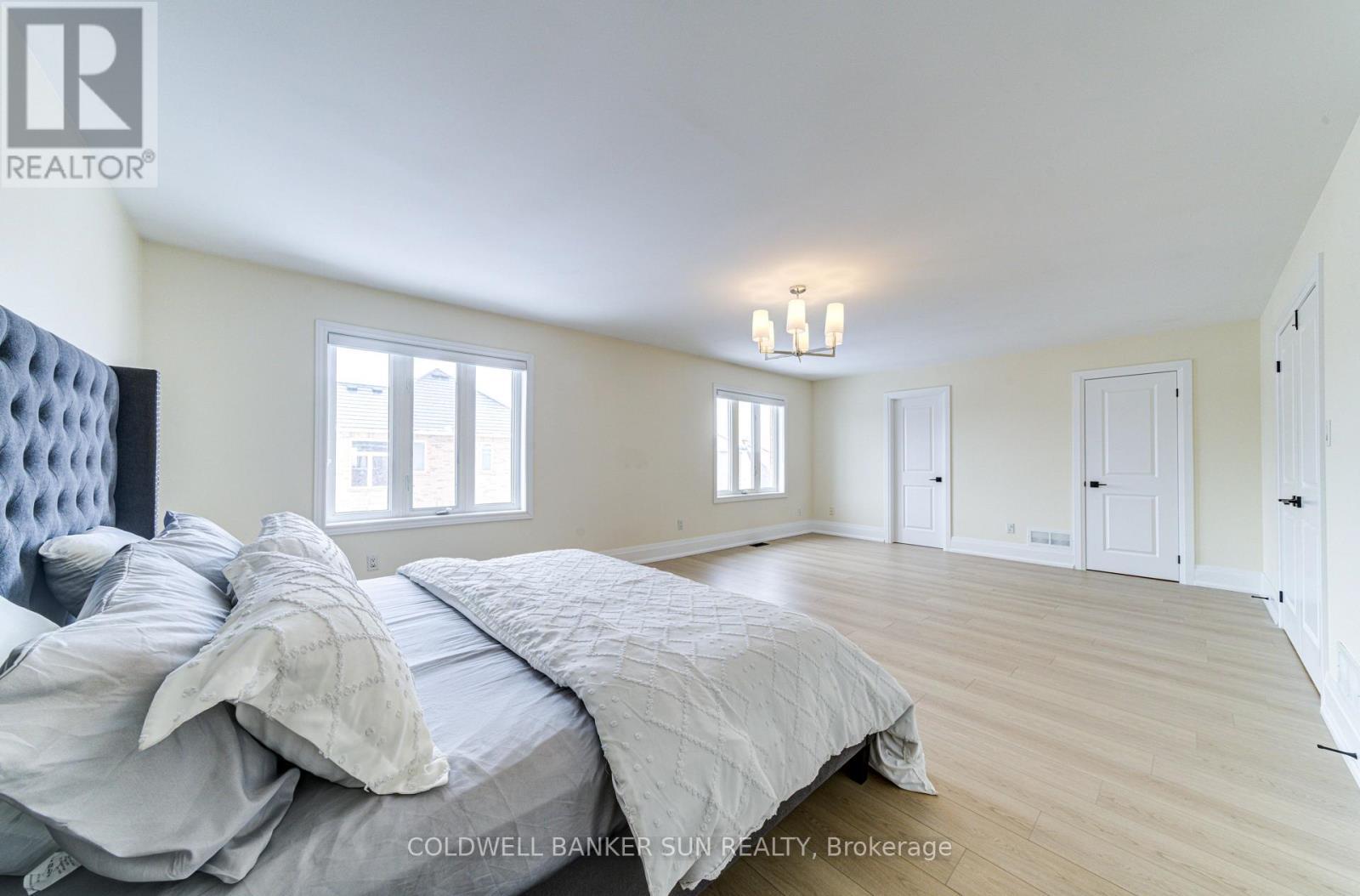 33 Ellis Crescent, Kawartha Lakes, ON - Indoor Photo Showing Bedroom
