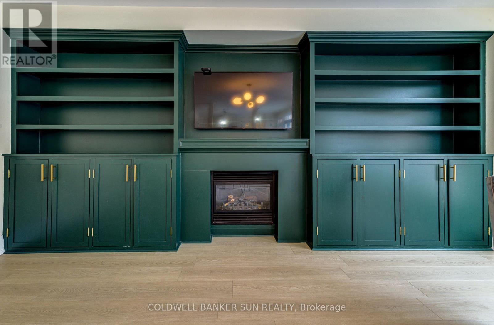 33 Ellis Crescent, Kawartha Lakes, ON - Indoor Photo Showing Other Room