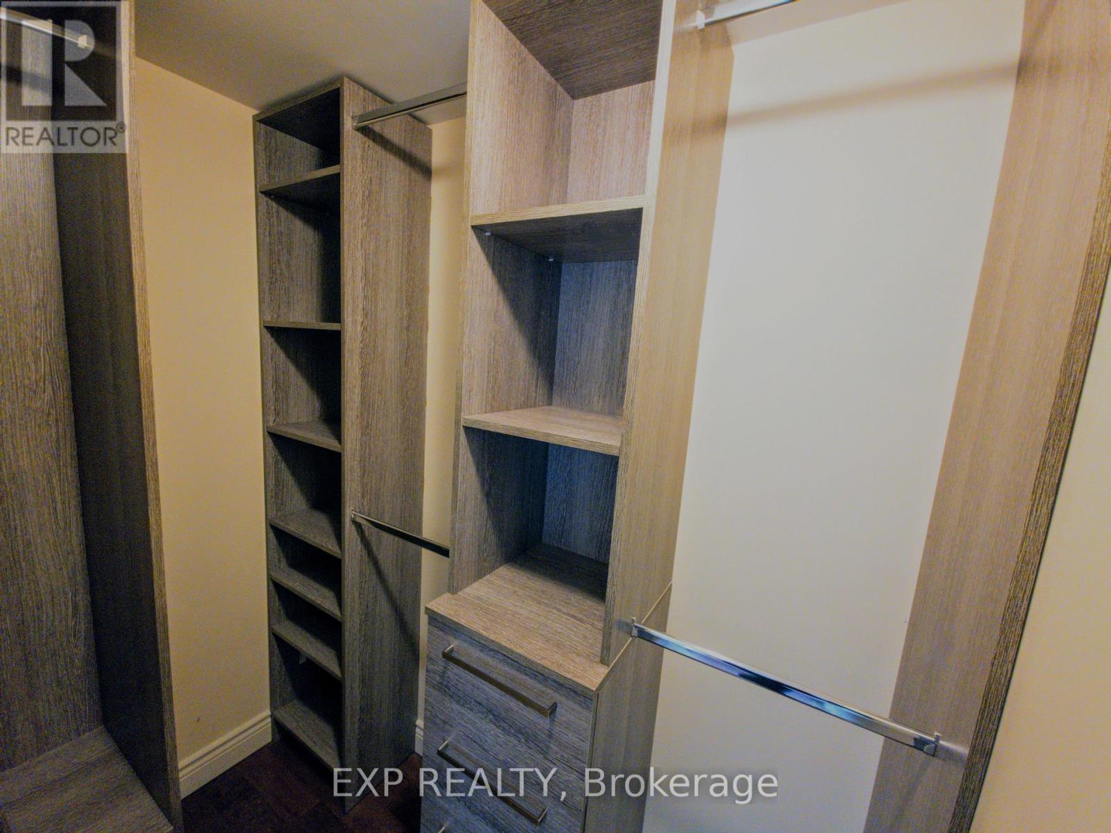 1007 - 88 Promenade Circle, Vaughan, ON - Indoor