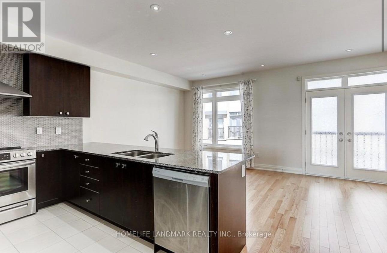30 Mcclary'S Way, Markham, ON - Indoor Photo Showing Kitchen With Double Sink
