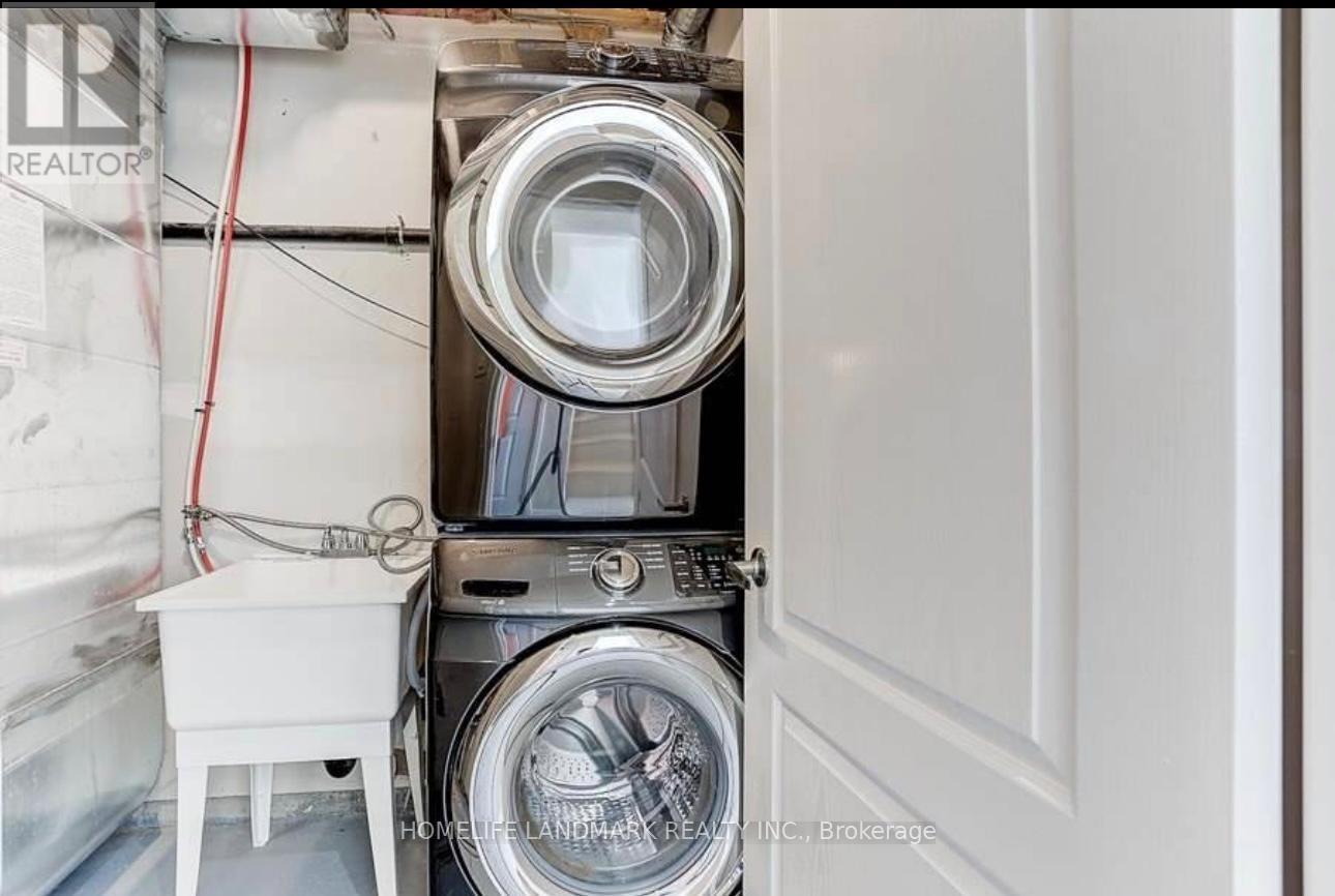30 Mcclary'S Way, Markham, ON - Indoor Photo Showing Laundry Room
