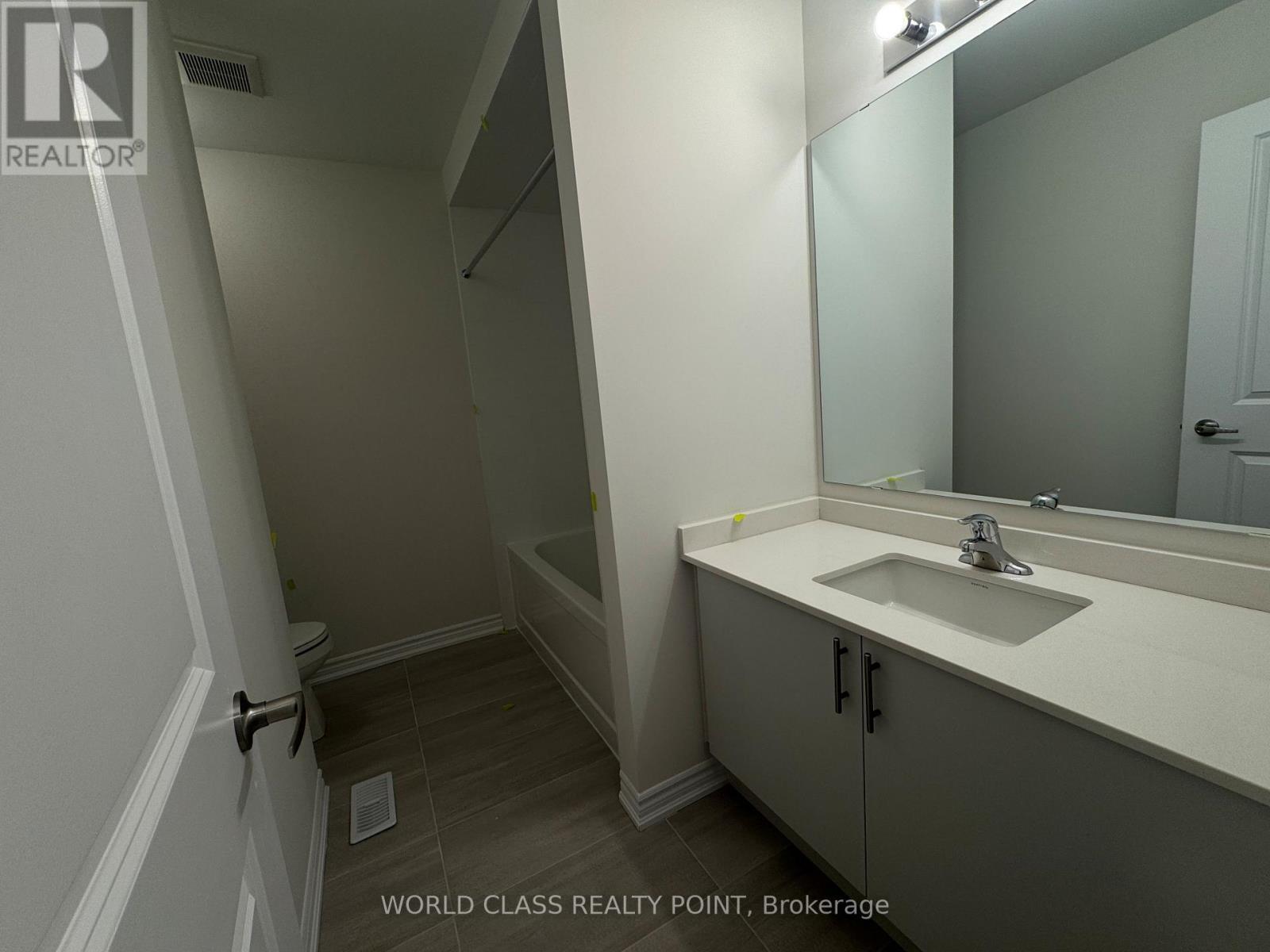 91 Watts Mews, Kawartha Lakes, ON - Indoor Photo Showing Bathroom