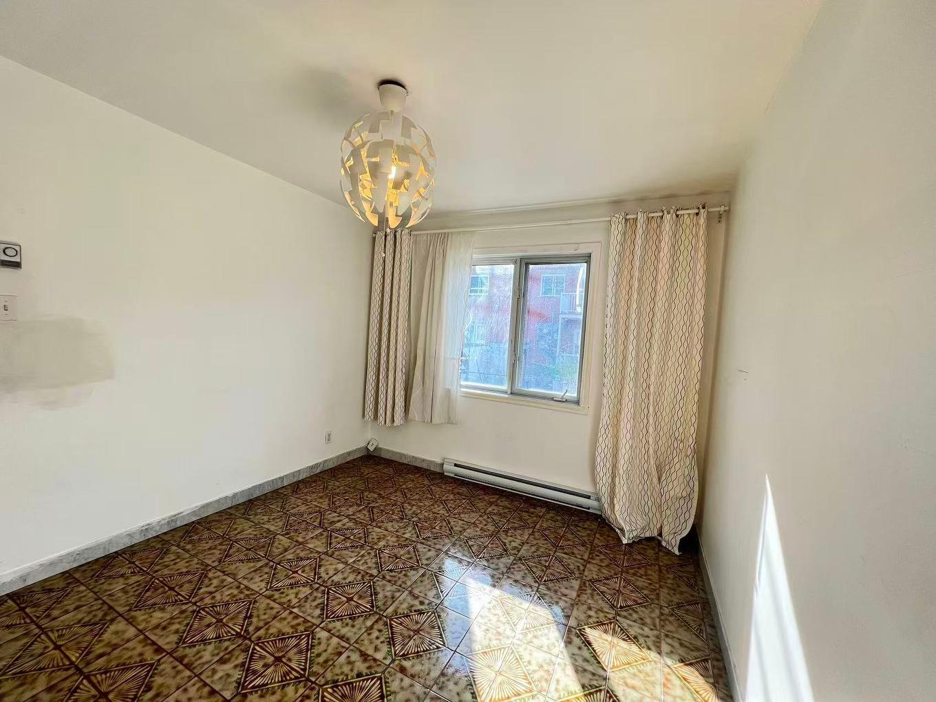 Chambre à coucher principale - 6617 Rue Mazarin, Montréal (Le Sud-Ouest), QC - Indoor Photo Showing Other Room