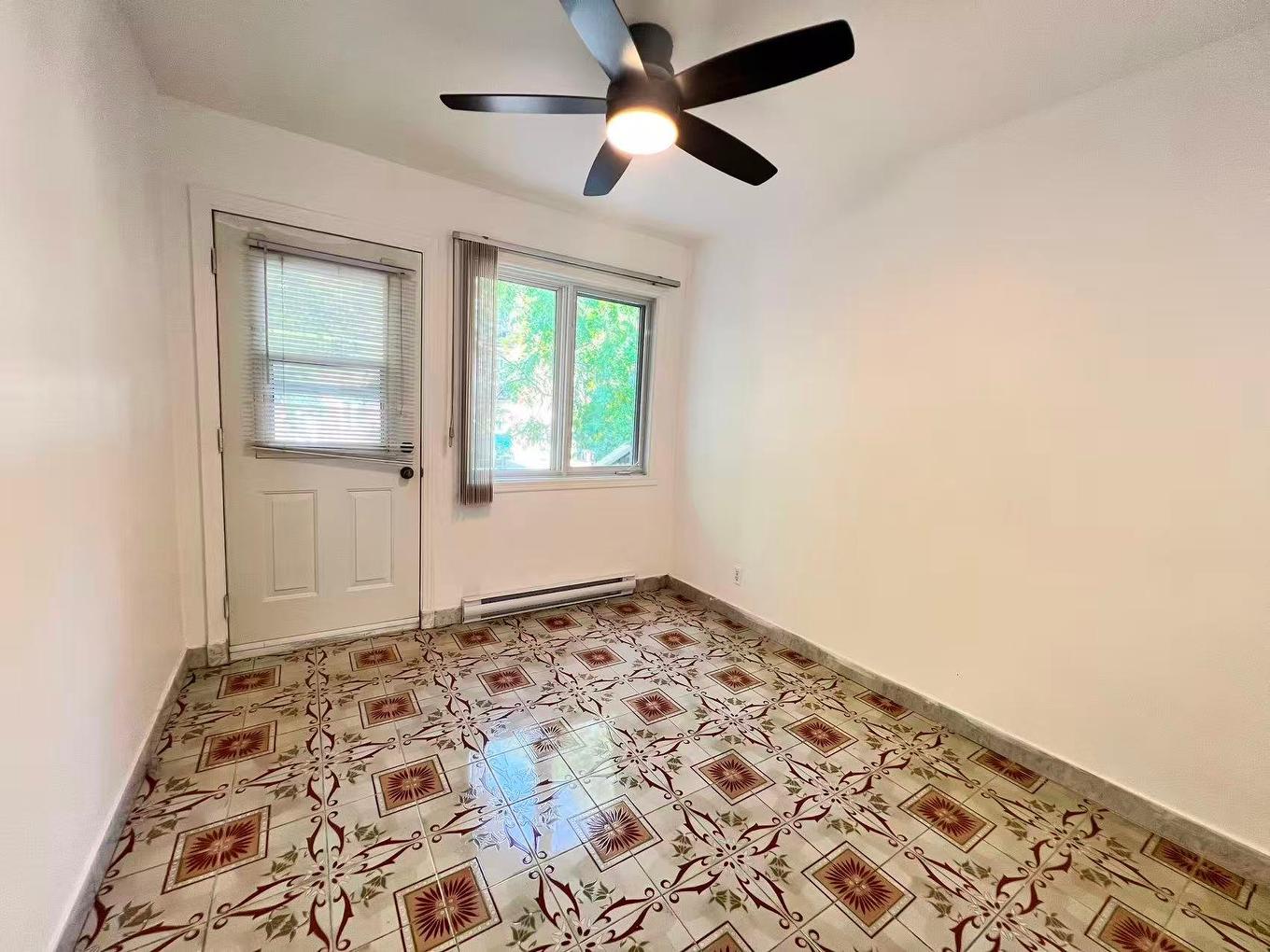 Salon - 6617 Rue Mazarin, Montréal (Le Sud-Ouest), QC - Indoor Photo Showing Other Room