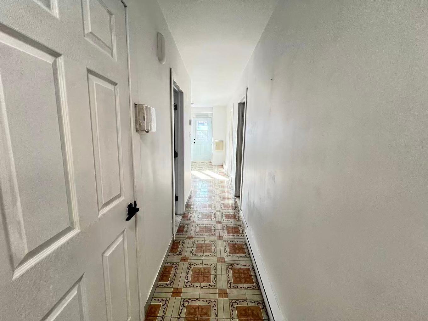 Hall d'entrée/Vestibule - 6617 Rue Mazarin, Montréal (Le Sud-Ouest), QC - Indoor Photo Showing Other Room