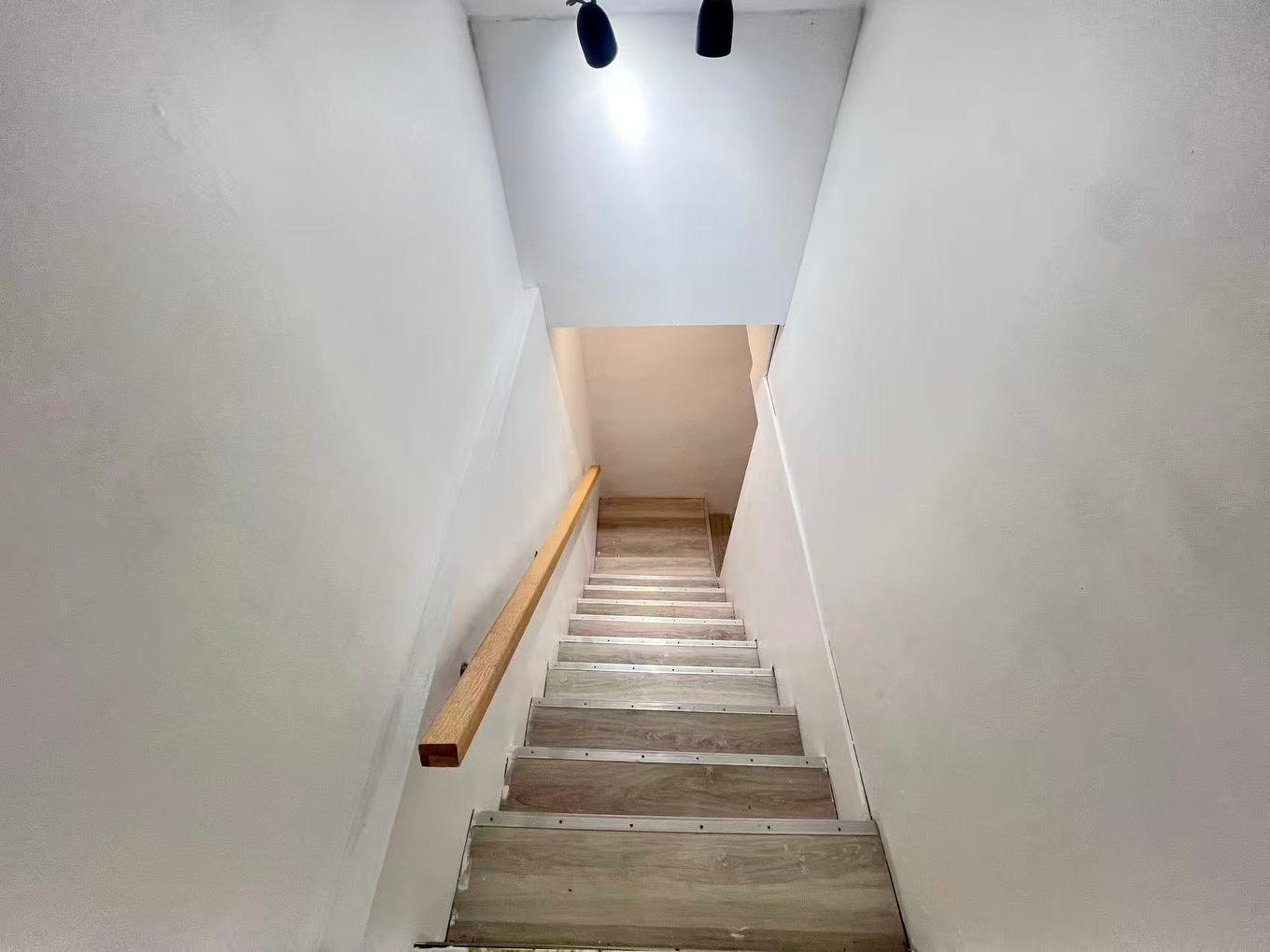 Escalier - 6617 Rue Mazarin, Montréal (Le Sud-Ouest), QC - Indoor Photo Showing Other Room