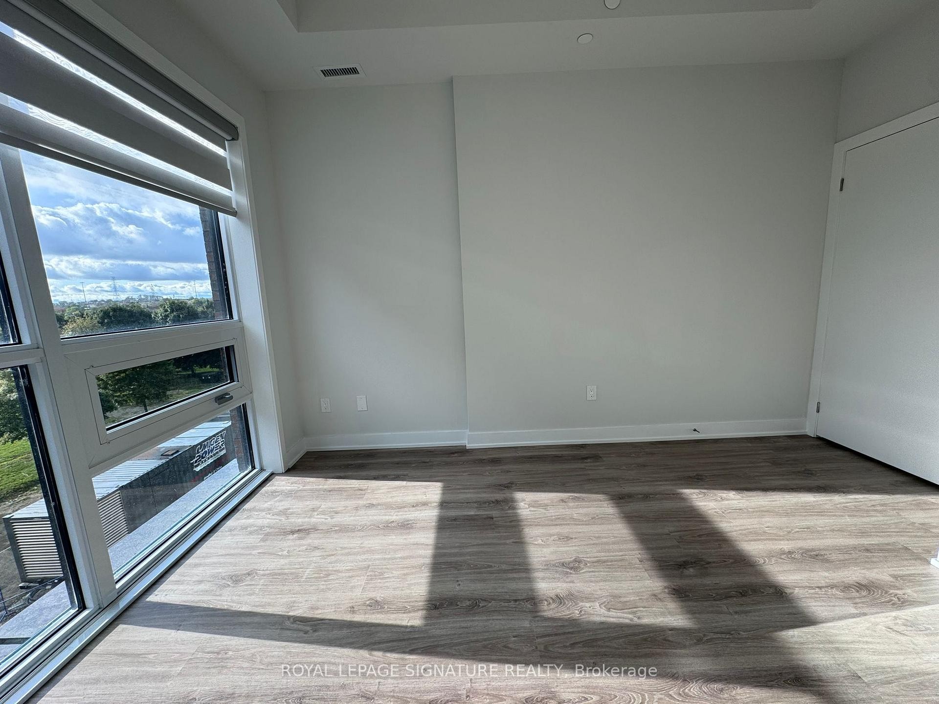 308-4130 Parkside Village Drive, Mississauga, ON - Indoor Photo Showing Other Room