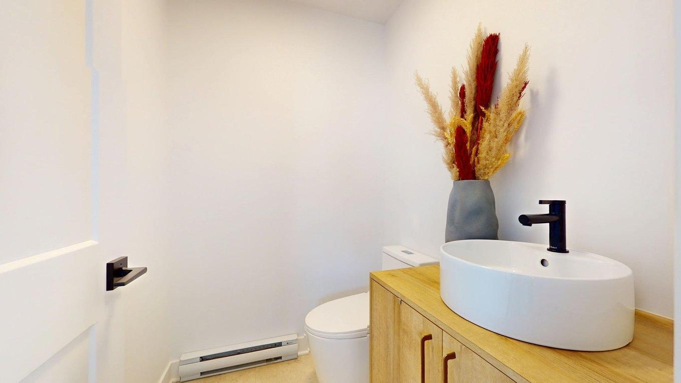 Powder room - 3130 Rue Léon-Landry, Sainte-Julienne, QC - Indoor Photo Showing Bathroom