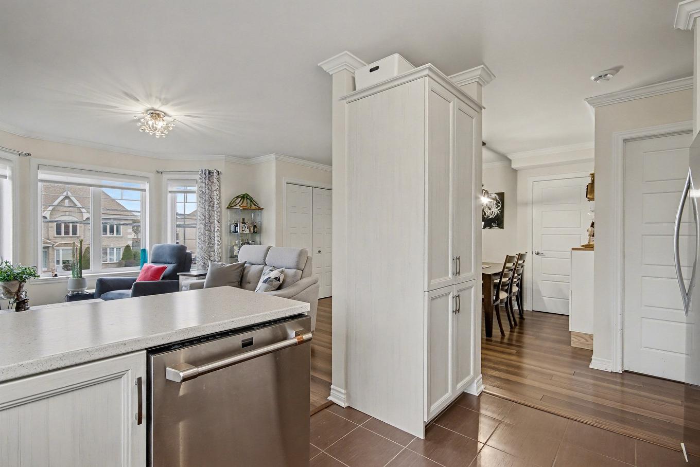 Cuisine - 2-61 Rue Des Échevins, Saint-Jean-Sur-Richelieu, QC - Indoor Photo Showing Kitchen