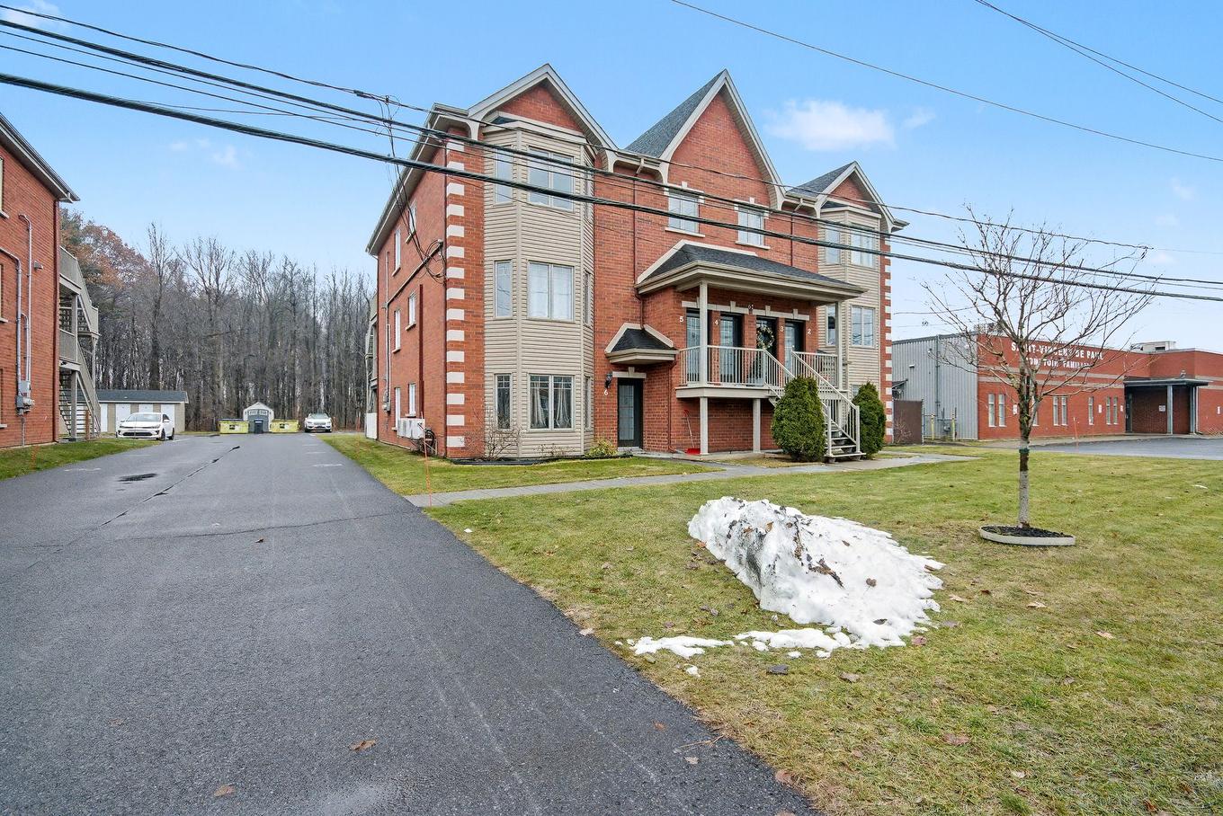 Façade - 2-61 Rue Des Échevins, Saint-Jean-Sur-Richelieu, QC - Outdoor With Facade
