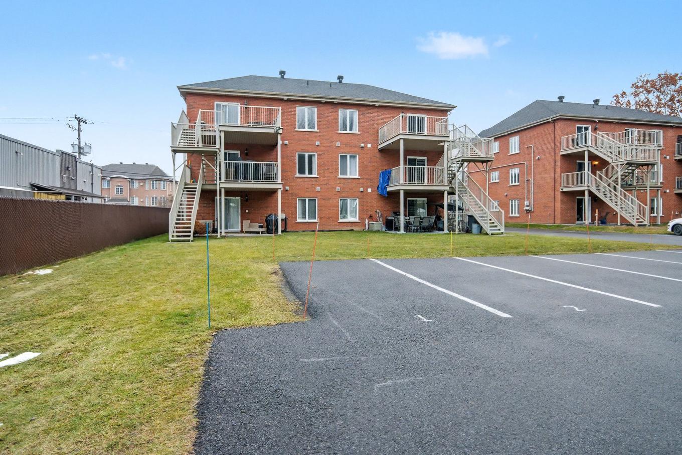 Face arrière - 2-61 Rue Des Échevins, Saint-Jean-Sur-Richelieu, QC - Outdoor