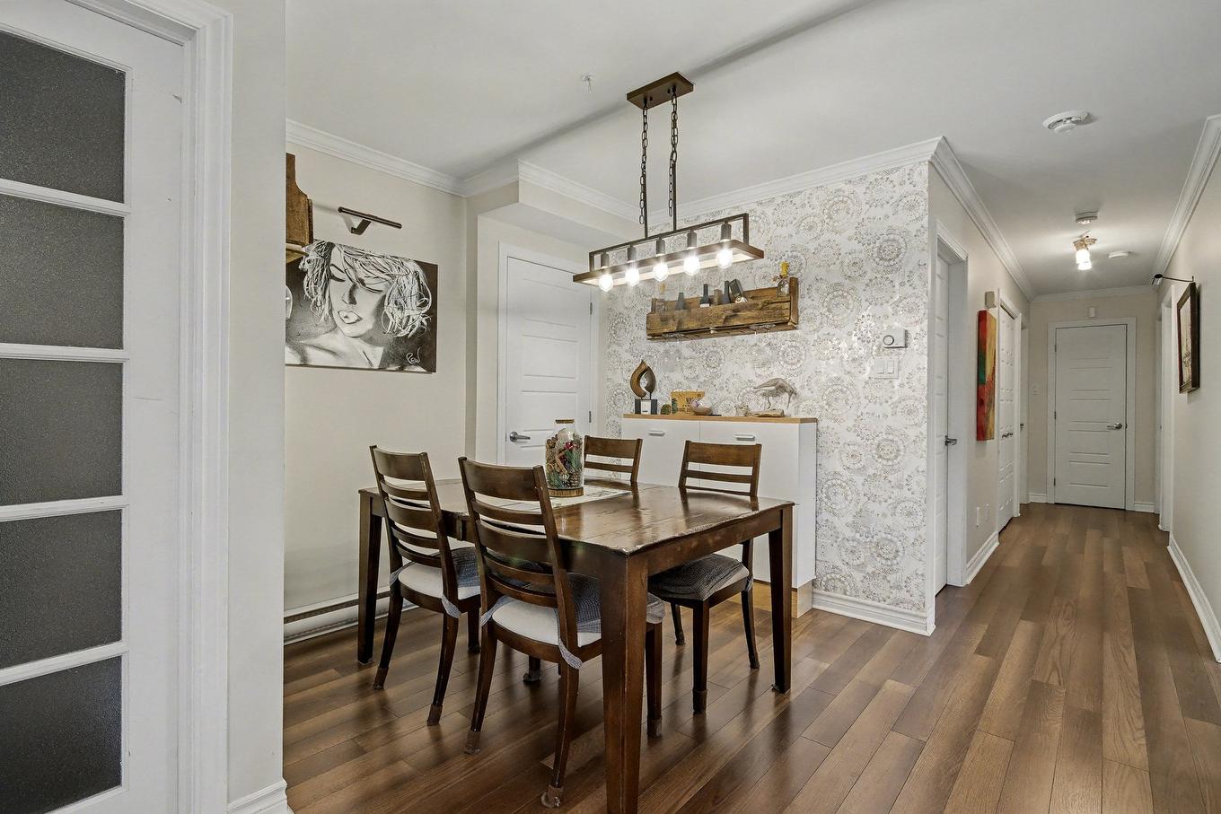 Salle à manger - 2-61 Rue Des Échevins, Saint-Jean-Sur-Richelieu, QC - Indoor Photo Showing Dining Room