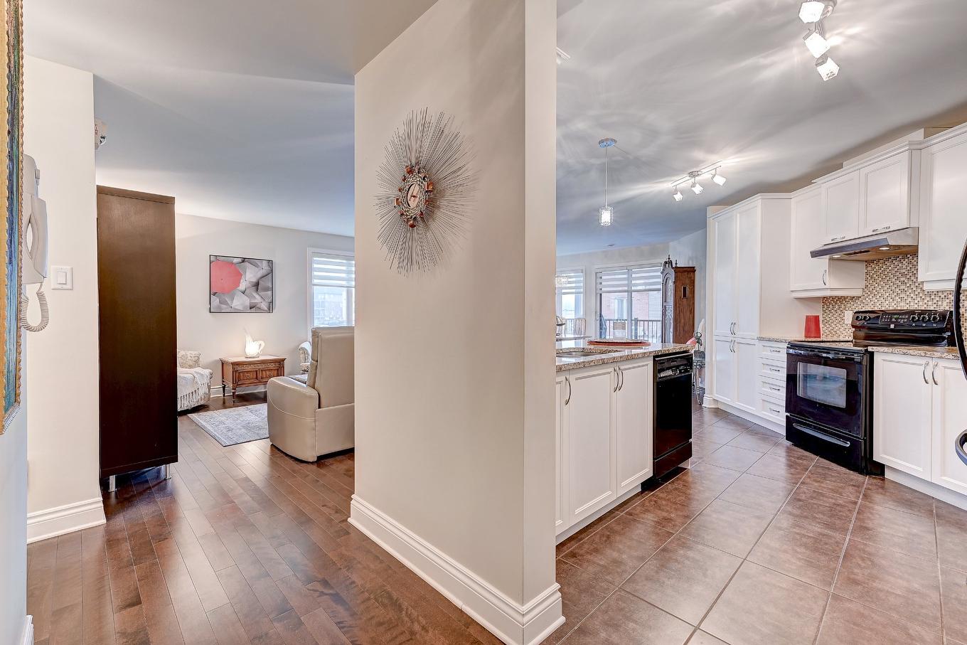 Cuisine - 1-8235 Rue De Londres, Brossard, QC - Indoor Photo Showing Kitchen