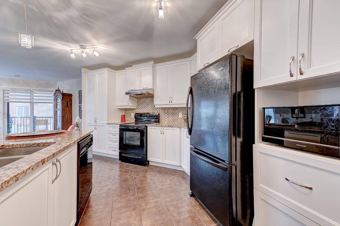 Cuisine - 1-8235 Rue De Londres, Brossard, QC - Indoor Photo Showing Kitchen