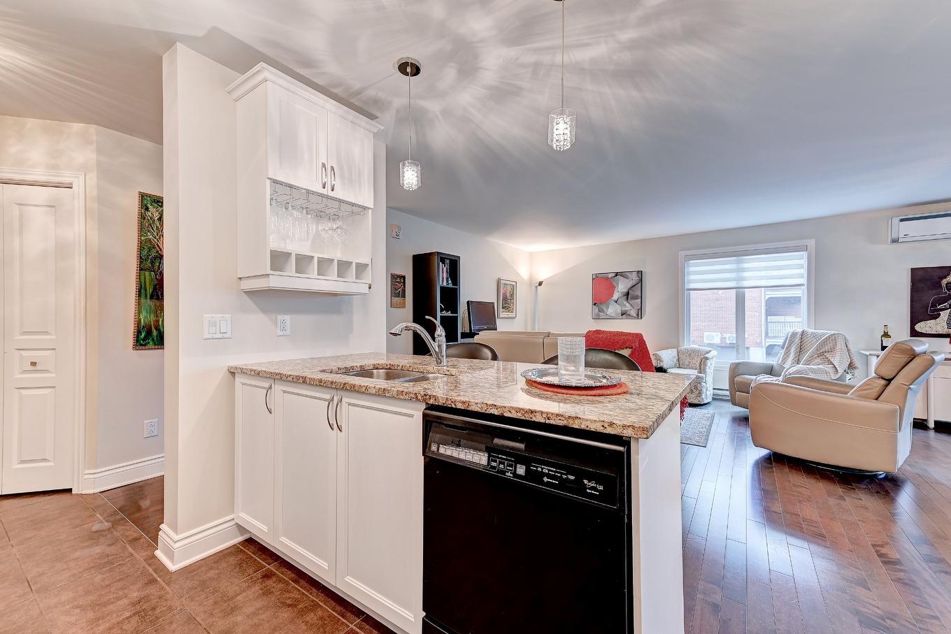Cuisine - 1-8235 Rue De Londres, Brossard, QC - Indoor Photo Showing Kitchen