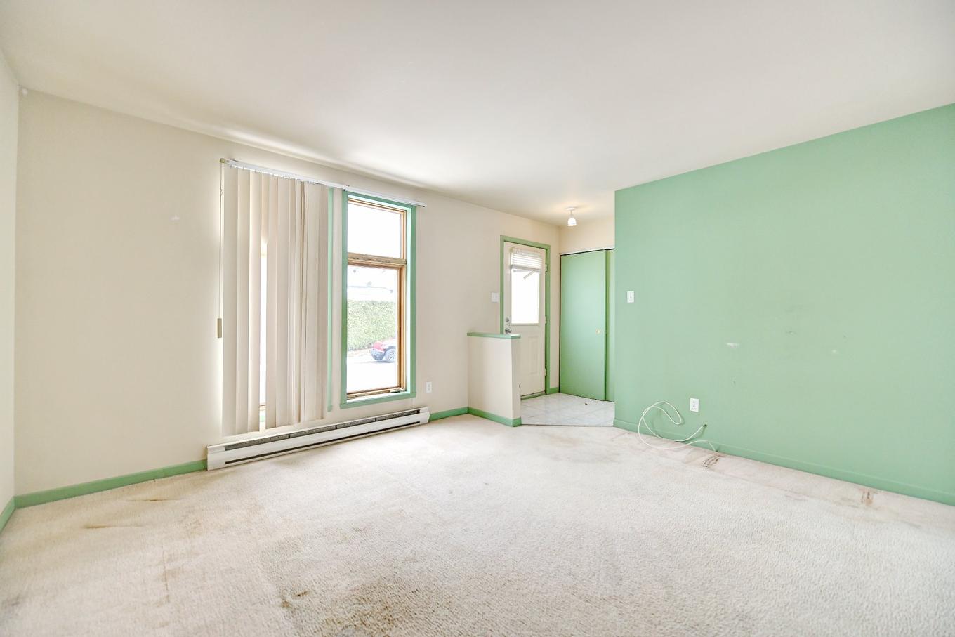 Salon - 412 Rue Jean-Baptiste-Campeau, Saint-Eustache, QC - Indoor Photo Showing Other Room