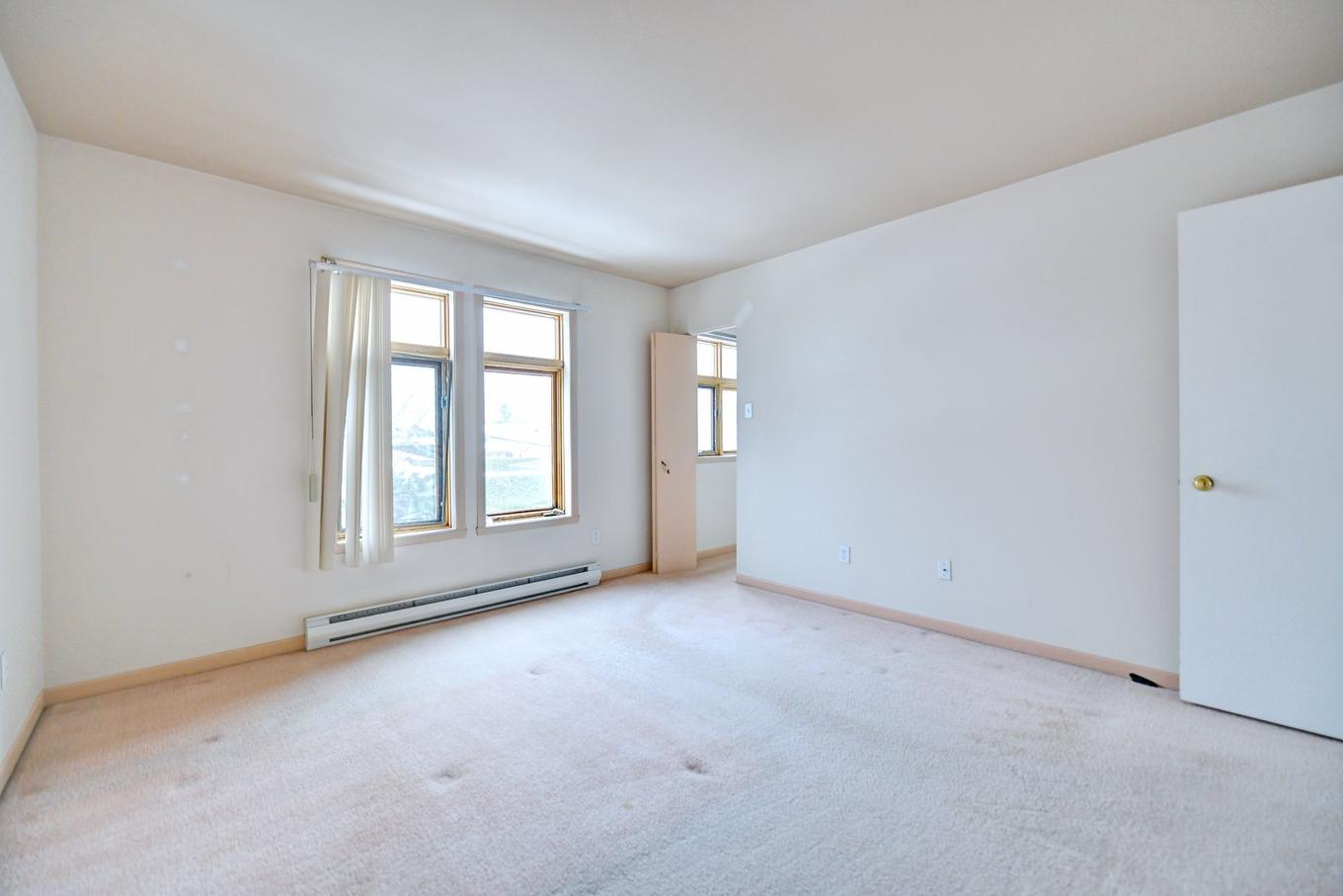 Chambre à coucher principale - 412 Rue Jean-Baptiste-Campeau, Saint-Eustache, QC - Indoor Photo Showing Other Room