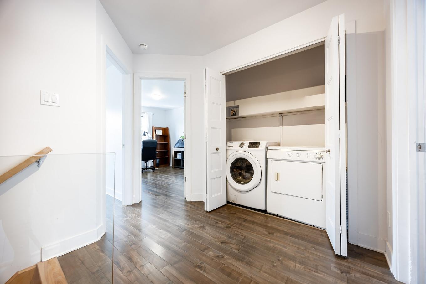 Laundry room - 5925 Rue Alexandre, Brossard, QC - Indoor Photo Showing Laundry Room