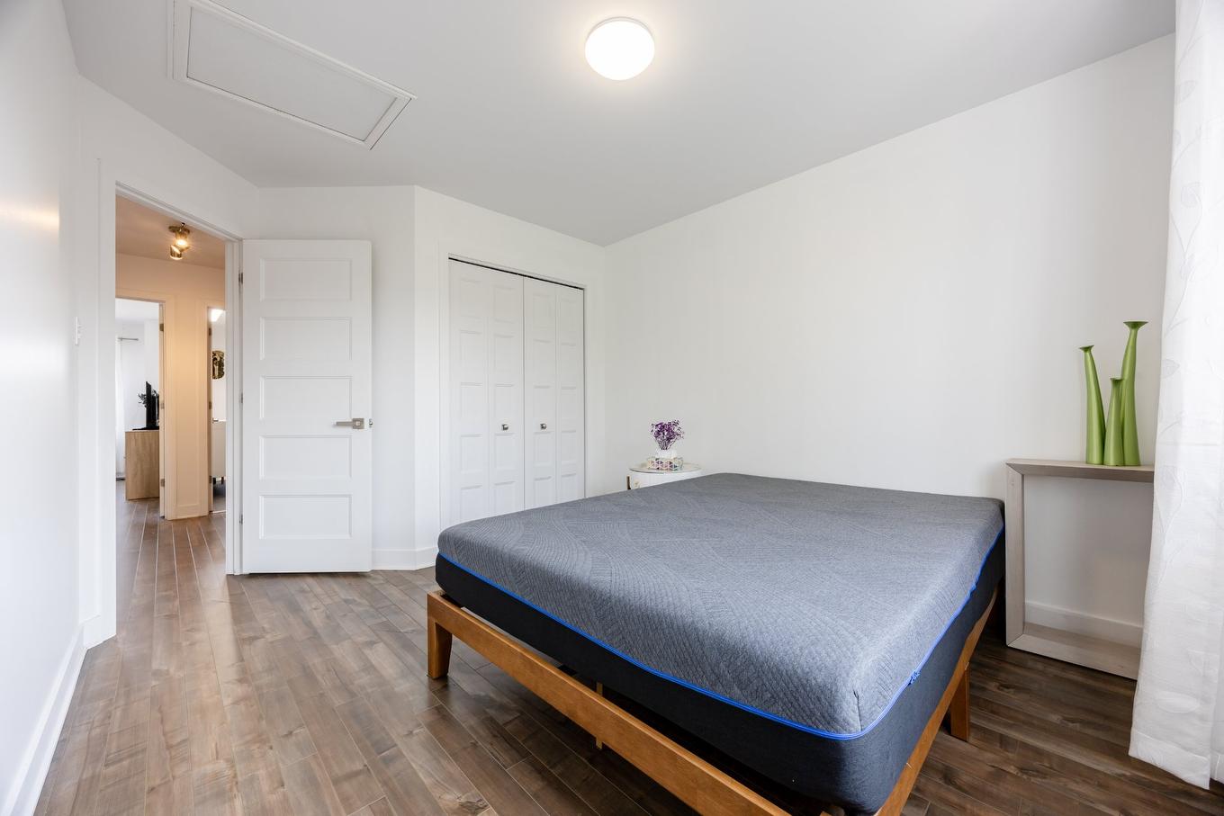 Bedroom - 5925 Rue Alexandre, Brossard, QC - Indoor Photo Showing Bedroom