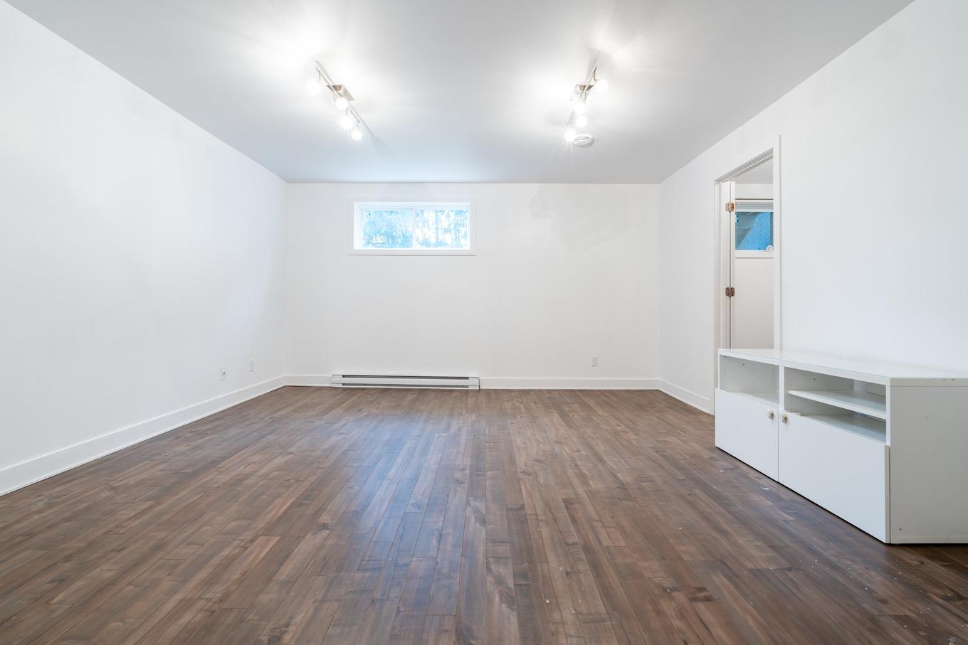 Family room - 5925 Rue Alexandre, Brossard, QC - Indoor Photo Showing Other Room