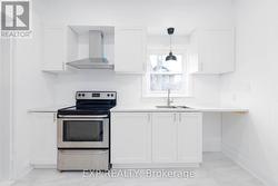 Bright & Cheerful Kitchen -