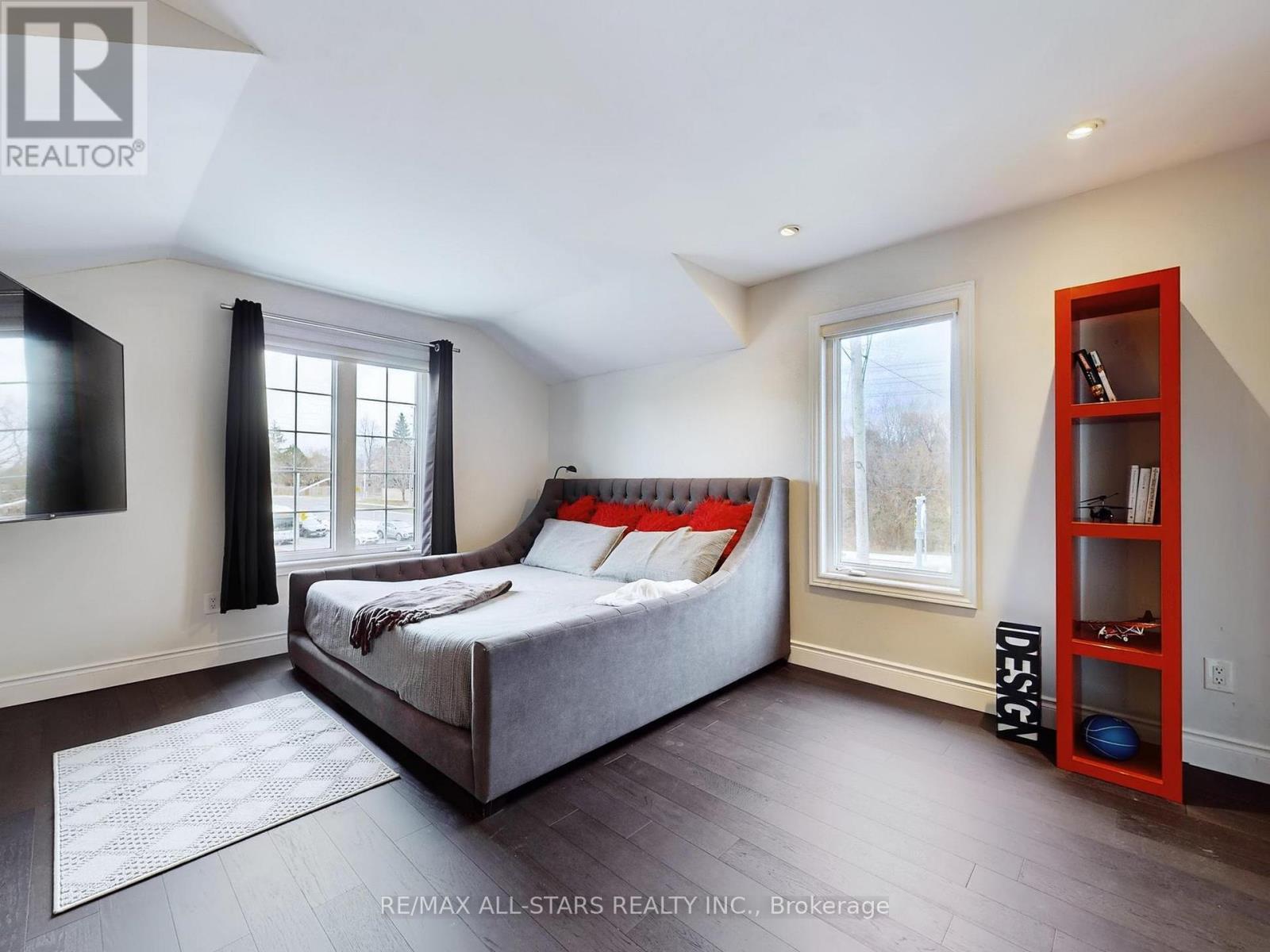 2 Yorkton Boulevard, Markham, ON - Indoor Photo Showing Bedroom