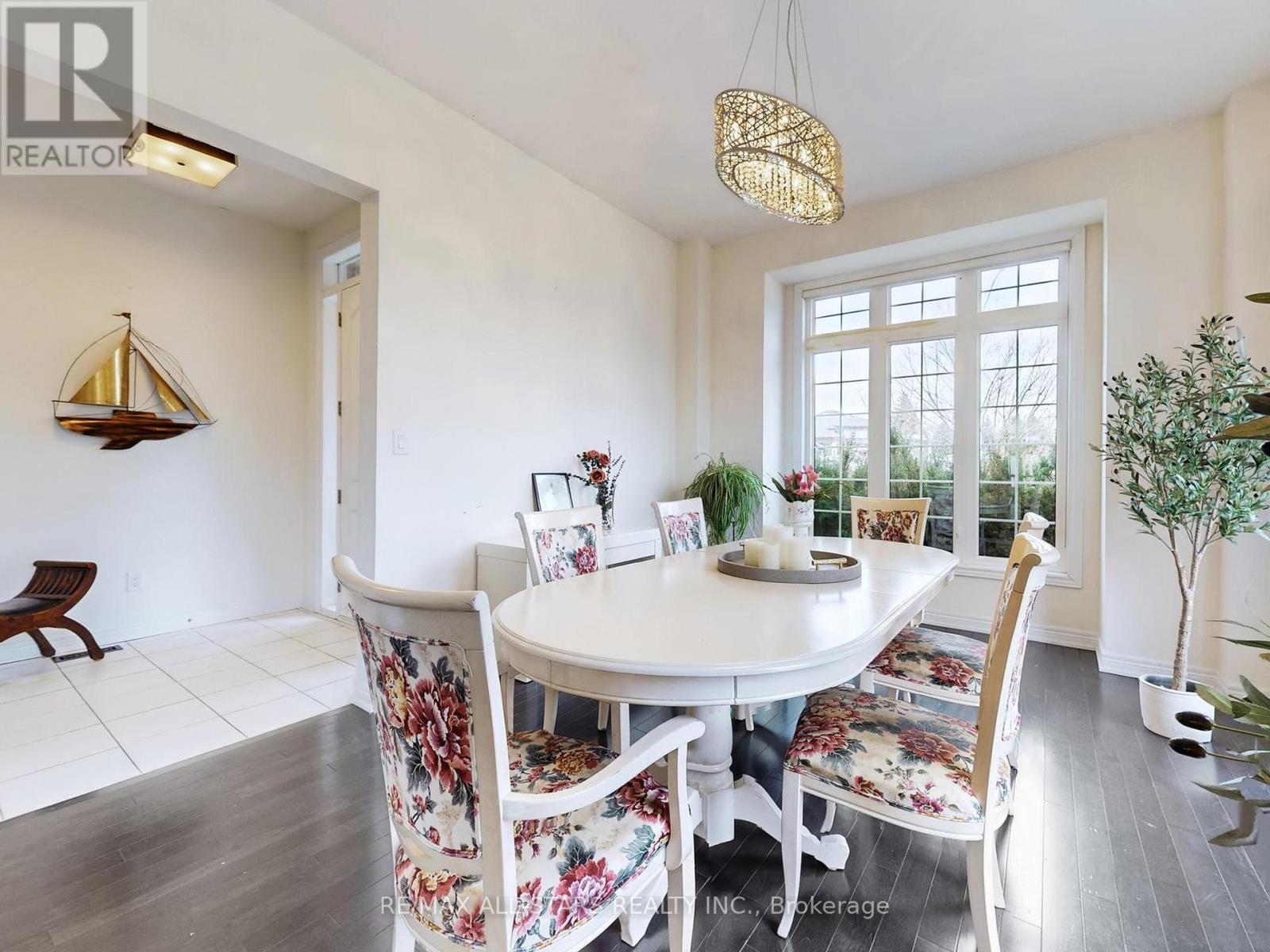 2 Yorkton Boulevard, Markham, ON - Indoor Photo Showing Dining Room