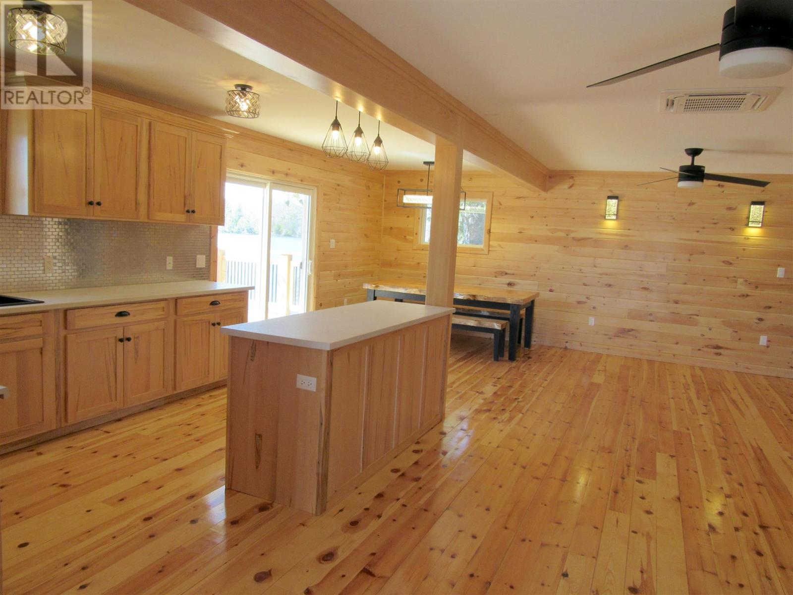 650B Sunset Beach Rd, Huron Shores, ON - Indoor Photo Showing Kitchen