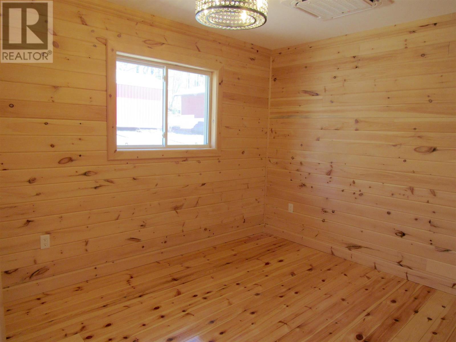 650B Sunset Beach Rd, Huron Shores, ON - Indoor Photo Showing Other Room