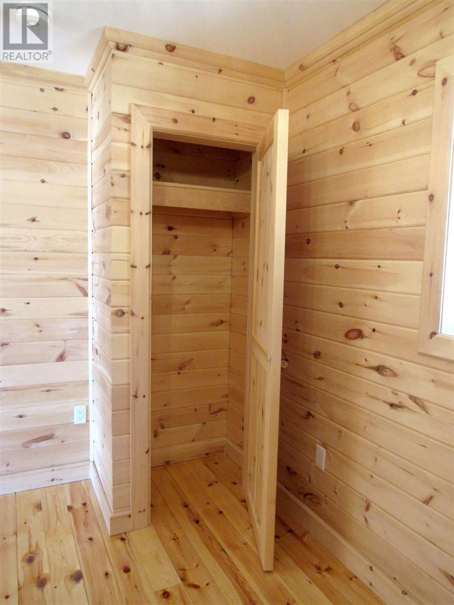 650B Sunset Beach Rd, Huron Shores, ON - Indoor Photo Showing Other Room