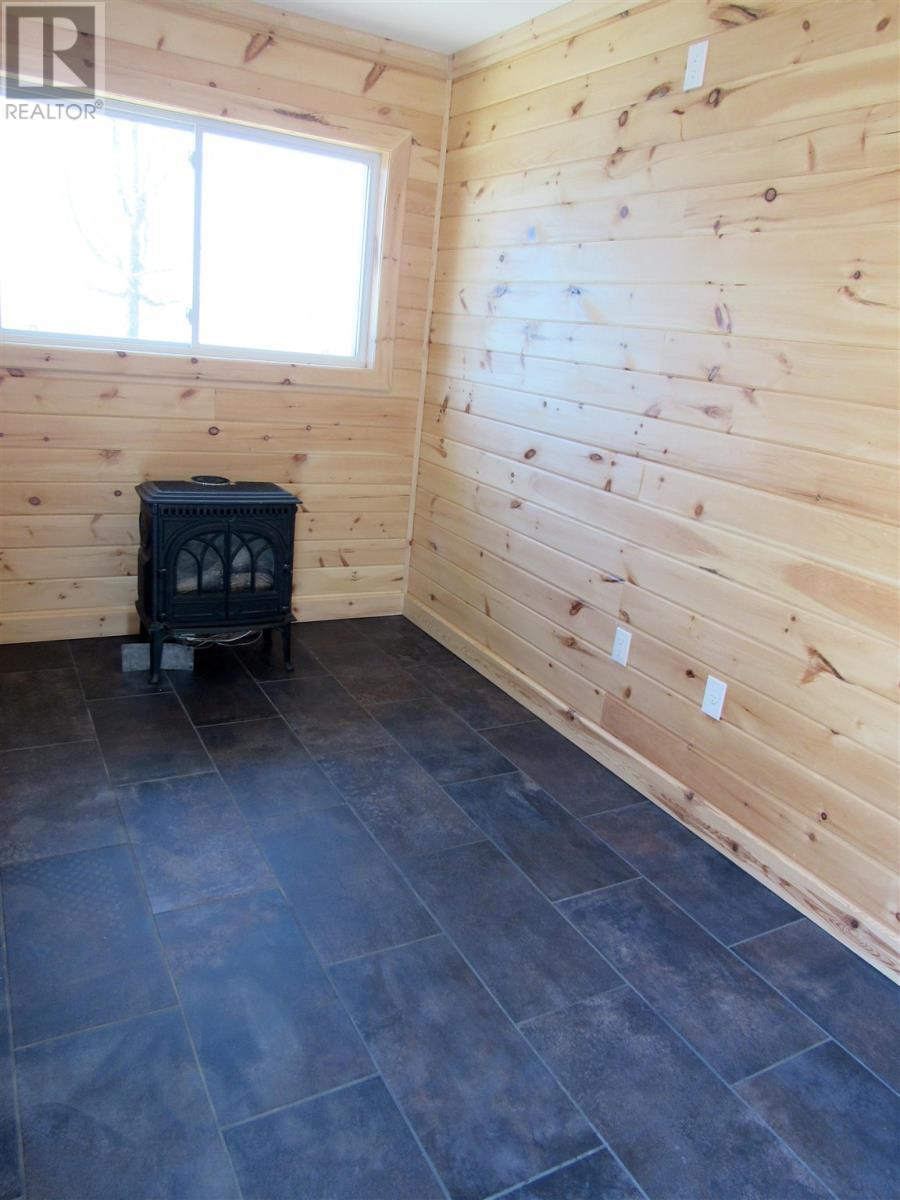 650B Sunset Beach Rd, Huron Shores, ON - Indoor Photo Showing Other Room