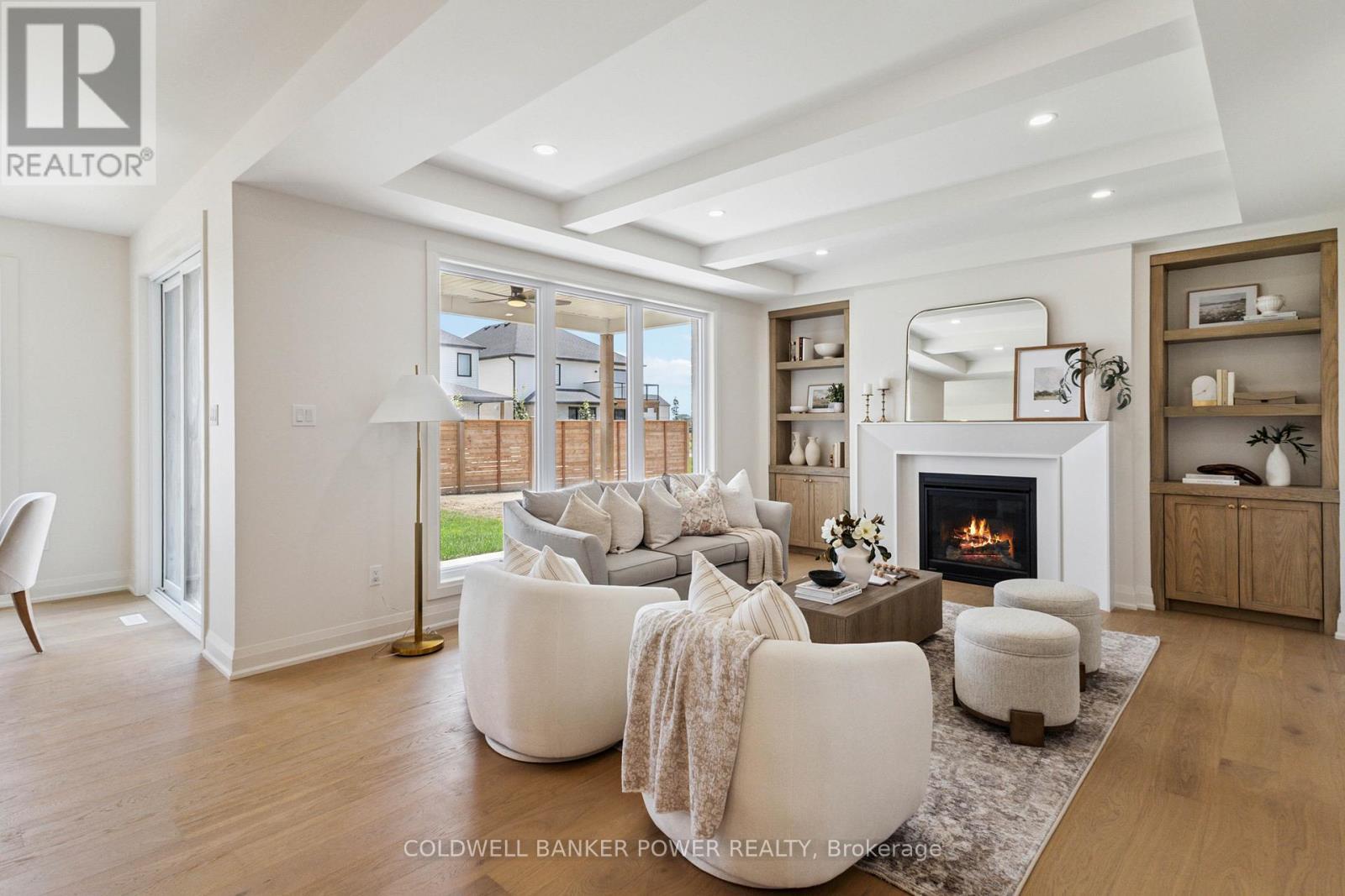 3147 Gillespie Trail, London South (South V), ON - Indoor Photo Showing Living Room With Fireplace