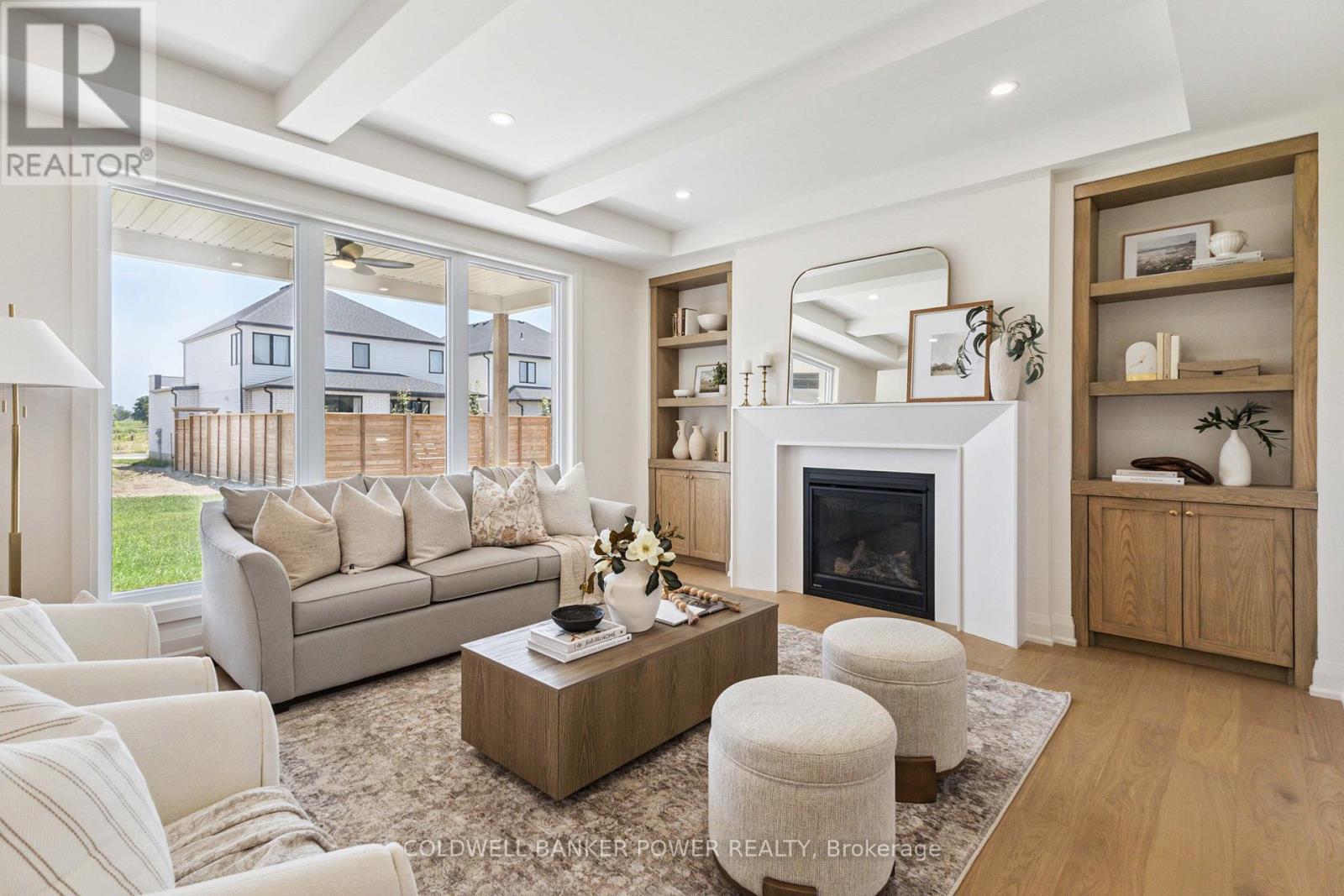 3147 Gillespie Trail, London South (South V), ON - Indoor Photo Showing Living Room With Fireplace