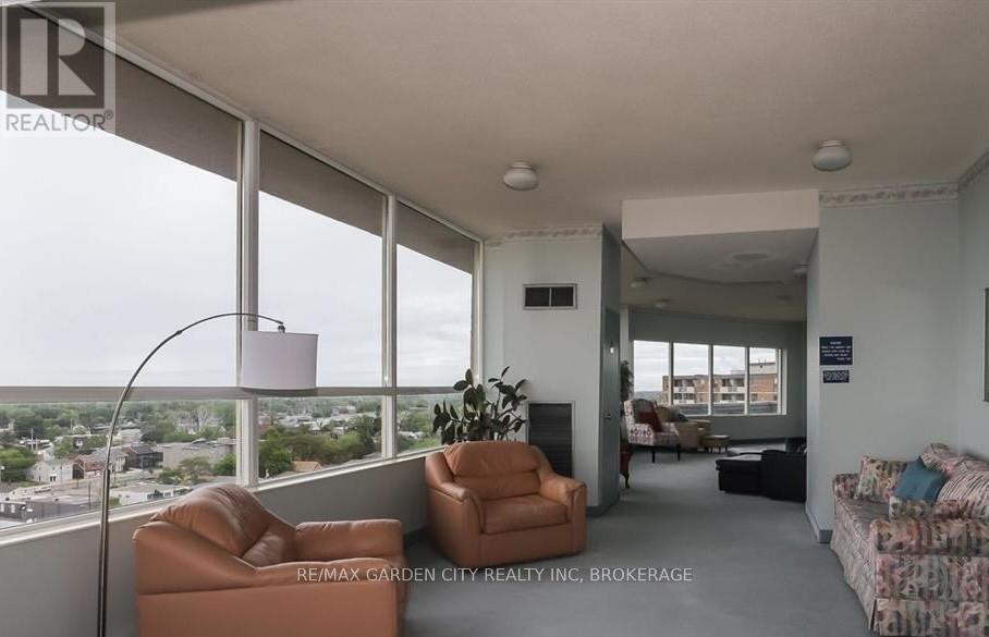 Observation Room North - 1110 - 7 Gale Crescent, St. Catharines (E. Chester), ON - Indoor