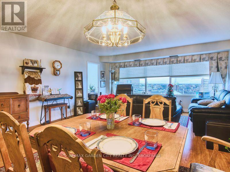 1110 - 7 Gale Crescent, St. Catharines (E. Chester), ON - Indoor Photo Showing Dining Room