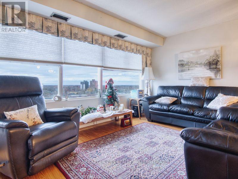 1110 - 7 Gale Crescent, St. Catharines (E. Chester), ON - Indoor Photo Showing Living Room