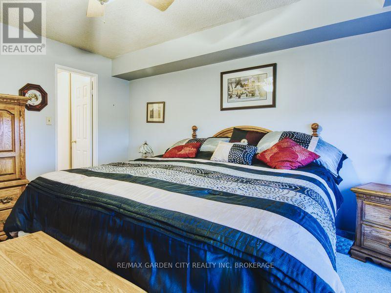 1110 - 7 Gale Crescent, St. Catharines (E. Chester), ON - Indoor Photo Showing Bedroom