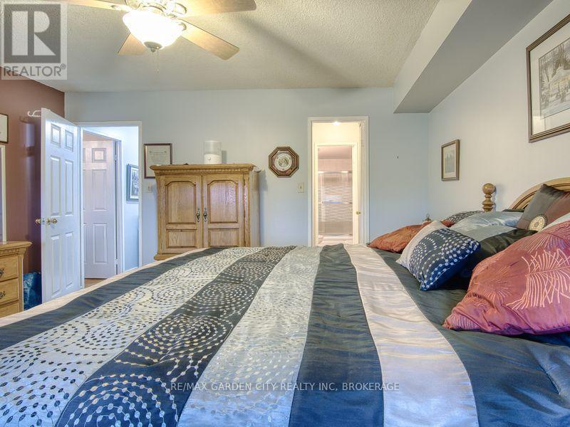1110 - 7 Gale Crescent, St. Catharines (E. Chester), ON - Indoor Photo Showing Bedroom