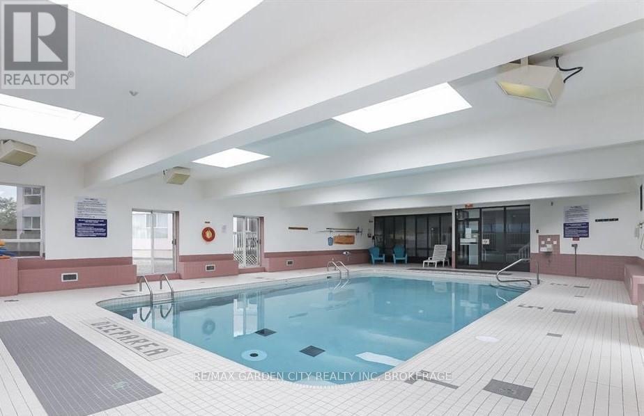 1110 - 7 Gale Crescent, St. Catharines (E. Chester), ON - Indoor Photo Showing Other Room With In Ground Pool